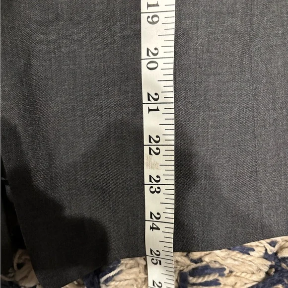 Ann Taylor signature 3 piece gray suit set - blazer (10), skirt and pants (8) - Picture 7 of 15